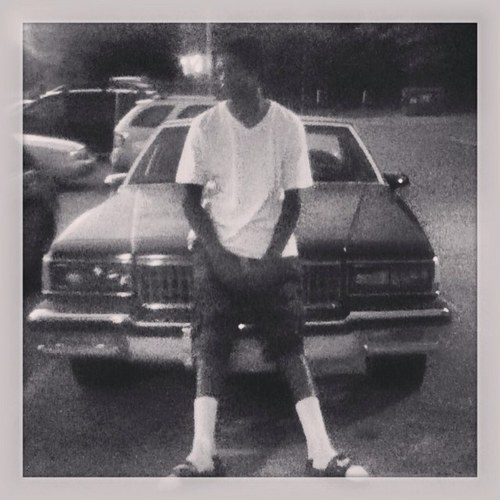 follow me nd i will follow also go follow my lil bro KIddo @SwerveThaHooper and my bro @FIVEBLOCKTez......