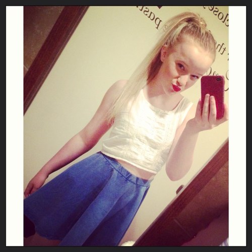 Small and blonde,yey