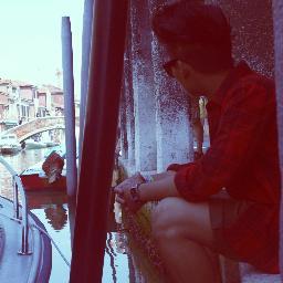 b_rrex's profile picture. Central Londoner working in financial services and recent graduate from The University of Sheffield