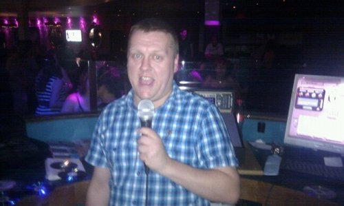 I am a very experienced club DJ from Liverpool, I also work for a bank. I have three beautiful children. #bekind