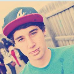 Janoskians fan, love all 5 guys..but Luke is my baby :) Luke marry me?! lol / Janoskians + Ed Sheeran = my life,One last thing, tap that button and make it blue