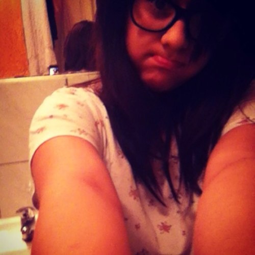 Hello I'm Directioner Hunter  I have 12 years old my happy birthday is in September 13 my favorite song is One way or another I'm Chilean FOLLOWMEPLEASE