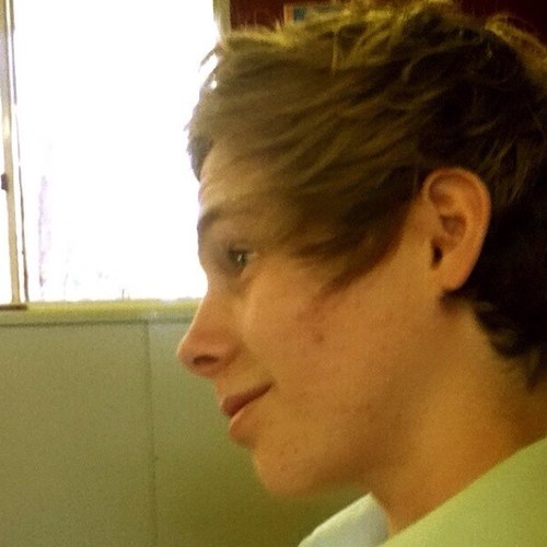 @KeeganAllen followed 4-16-11 1D 6/26/12 7/5/13 I have a thing for guys in bands. ❤@Luke5SOS❤