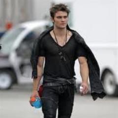I am actor http://t.co/uxX4d2RS0j