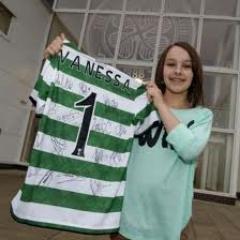 hey ! i'm vanessa and i live in Glasgow, Scotland , i'm proud to be a Celtic Glasgow supporter because they are simply the best , Follow me and have a nice day