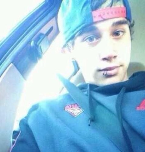 Free Follow please follow @_Lukes_Ass because Luke loves you