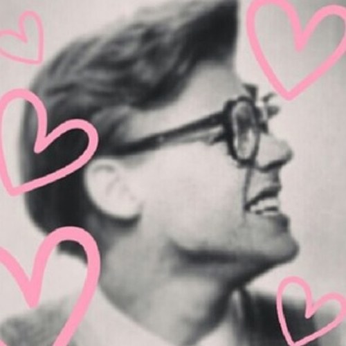 Cute as a button3leeroyhmm3