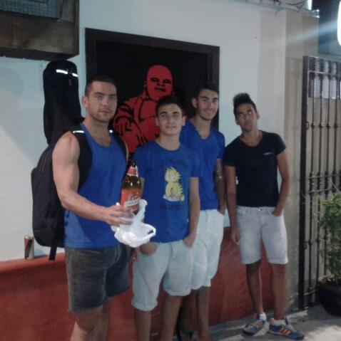 Grupo musical gaditano puro! @AdriRamosConil @OliverSanRoss23 @joseepsilva #Víctor