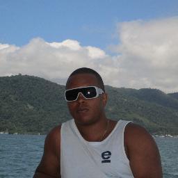 Músico(percussionista), CaRIOca,sambista,compositor, mangueirense e flamenguista!De vez em quando dando uma de ator!Segue aí,que você saberá mais!