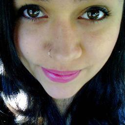 Vocalista sem banda, publicitária sem diploma.