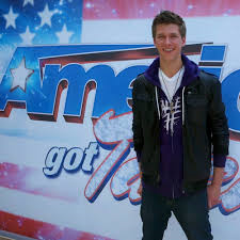 Fanofcollinskey's profile picture. 