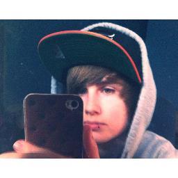 18 anos -solteiro-rockeiro-amo video game- toco guitarra -bateria-smiler- boyliber-lovacti-Directioner-Pll