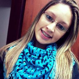 sou chata, ciumenta, solteira, sou carinhosa, tenho 15 anos, q saber mais ? SÓ BASTA SEGUIR *-*
http://t.co/EBKJRrGonl