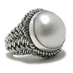 Sterling silver jewelry and custom gold jewelry gifts, including Hot Diamonds Silver, Lori Bonn, Baroni and Sara Blaine.