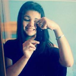 Não me julgue antes de me conheçer ! Posso ser de muitas maneiras; depende de você ! ~ I have so much love to give and no one to share. Siga& descubra o resto !