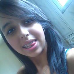 Ariana,17 anos, Corinthiana, minha vida se resume ao @Harry_Styles *-*