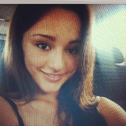 Hi! I'am a singer and love to sing and make videos:))