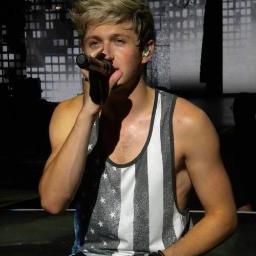 Hi, quem ama o Niall Horan segui *--*, e nao faça diferença entre ele e os minos, sigo de volta ;3