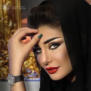 انا احب امل العوضي وكل المشهورين بس امل غير اشقك يا امل^___^