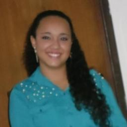 ♫ Ela é forte, sua graça é divina Não é sorte, seu Pai lhe fez bendita E ela brilha grande menina Ela pode só não sabia,Ela só não sabia!