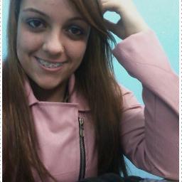 Apenas uma garotta, vivendo o dia de hoje, e sonhando com o de amanha! (:    http://t.co/fpfNec5I6v