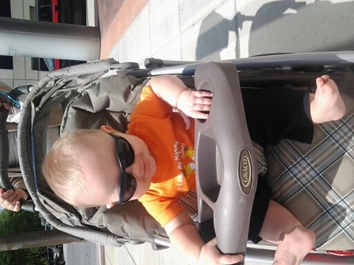 My name is Debbie. I have a wonderful boyfriend and i am a mother to Jackson. I love my life :)