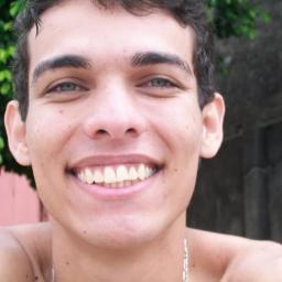 Uma pessoa extrovertida, que ama curtir a vida (com moderação), Advogado e atleta de taekwoondo!