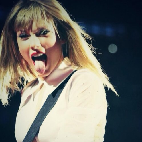 I LOVE @taylorswift13. That is all!