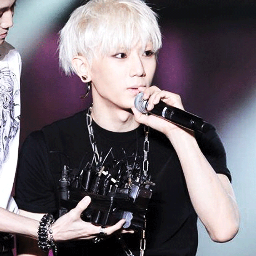 ฮยอนซึงkrub ไม่อยากจะโม้ว่าเต้นเก่งมาก เต้นได้ทุกท่อนทุกเพลง ที่เค้าไม่เต้นกันผมก็เต้นได้ เมพขิงๆเบยครับอิส์  #INDIEFAM justbot :) open:23.5.55