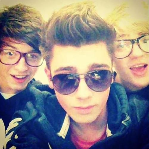 14. Malaysia
Social. Band. Music. Karaoke. Dance
My heart always dance with music.. not more than that, so just follow me I'll follow back.
