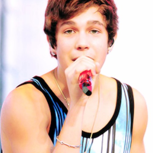 Goɑl: A Follow from @AustinMahone