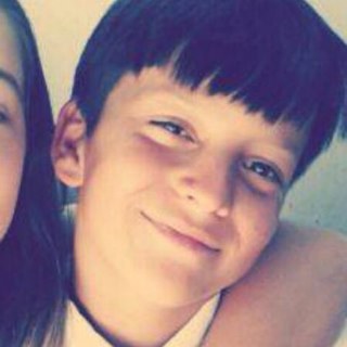 Seguirme y os sigo/Instagram:Alejandritoykonstantin