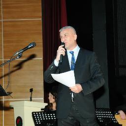 Dün zekiydim, dünyayı değiştirmek isterdim. Ama bugün akıllıyım, kendimi değiştiriyorum.   Mevlana
