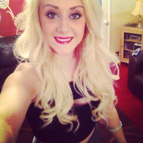 charlholness's profile picture. Fuck writing a bio