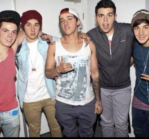 0/5 Janoskians.
Beau Brooks; ❤ 
Daniel Sahyounie; ❤
Luke Brooks; ❤
Jai Brooks; ❤
James Yammouni; ❤
5 boys who went from making youtube videos to world tours. ❤❤
