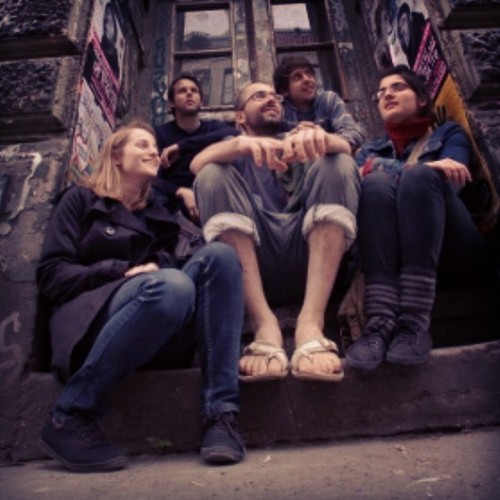 We're a band from London/Sheffield/Shrewsbury! We like glockenspiels... http://t.co/15jkyHHdTa http://t.co/kwVJ59j6yc