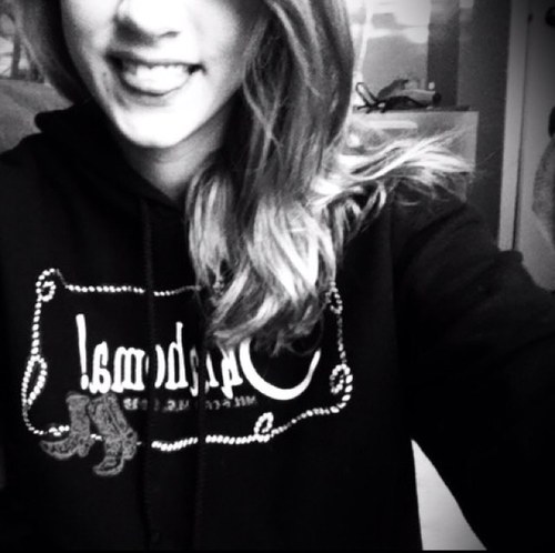 Follow me I follow Back !(: Follow me on Instagram @SydneyTheCreat0r