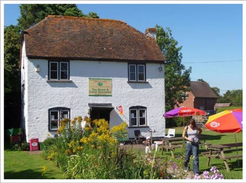 AWTeaRooms's profile picture. Traditional Tea Rooms where you can enjoy our lovely setting by the canal. Leaf tea, cream teas, apple pie, canalman's lunch, whippy ice cream + much more.