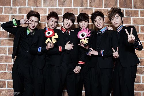 J'adore les C clown ses mon groupe préferer le plus ses T.K I LOVE YOU 3