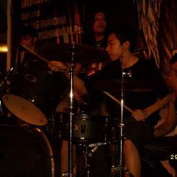 Suka Gebug-Gebug Drum | Suka Photo-photo | Suka Edit-edit Photo | Suka Explore Komputer | Suka main game | SKR21 SEMPERO | X ICT IPS SMANSAKRA |