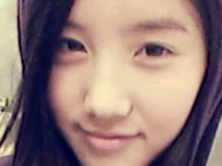 #PledisGirls . Just Parodi JungHyeon.  99L . masih polos'-')b