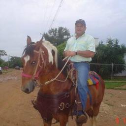 Abogado en ejercicio egresado d la UCV, Caracas, especialista en Ciencias Penales y Criminalisticas en la Universidad Romulo Gallegos  de San Juan de los Morros
