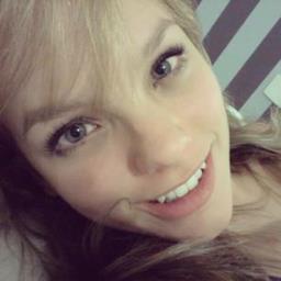 estava  td cinza e triste,:::::::::::::: então chegou a my diva e coloriu o q não tinha cor, deu alegria a tristeza!  te amoo!  #AmorIncondicional