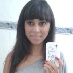 17 anos , pisciana , mineirinha , vaidosa , simpática , amiga , gosto de dançar , apaixonada *-*