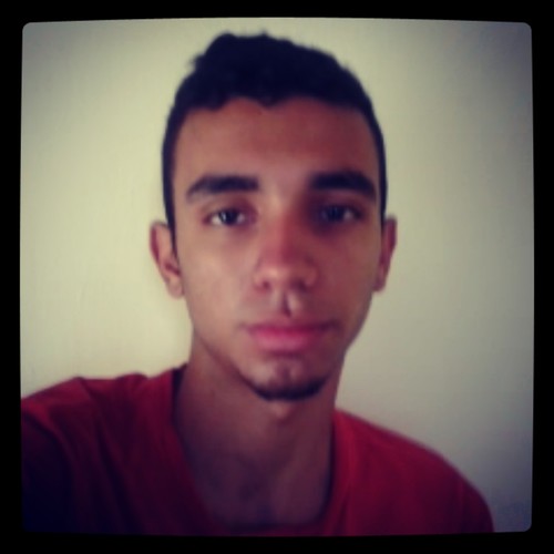 A vida não pode ser escrita a lápis. Você não pode apagar um erro, e corrigi-lo. Mas pode recomeçar em outra linha.   Sagitaariano,15 Anos e Flamenguista!
