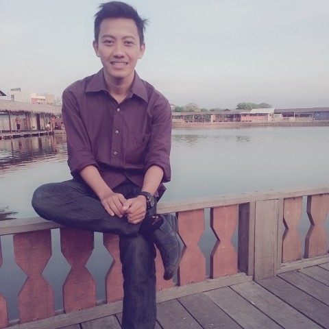 aku adalah seseorang yang ingin menyenangkan orang tuaku kelak ak dewasa nantii...!!!