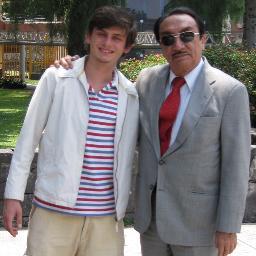 Licenciado en Ciencia Política/UNAM/ FCPyS/ 
Maestro en Administración Pública/INAP
SRE/SEDESOL/SHCP/INDAABIN/SH Sonora
UNAM/UNADM