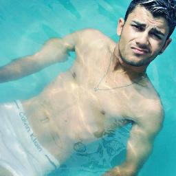 Tenho em mim todos os sonhos do mundo !@readrumond amo ele ♥