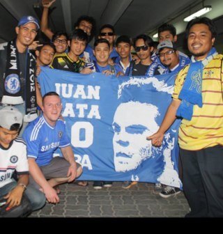 A true Chelsea fan who is mad on surfing and travelling this beautiful world!