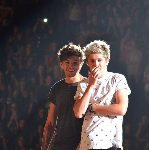 We just gave you a free follow:-) Follow @_loustagram_ We'll follow you back